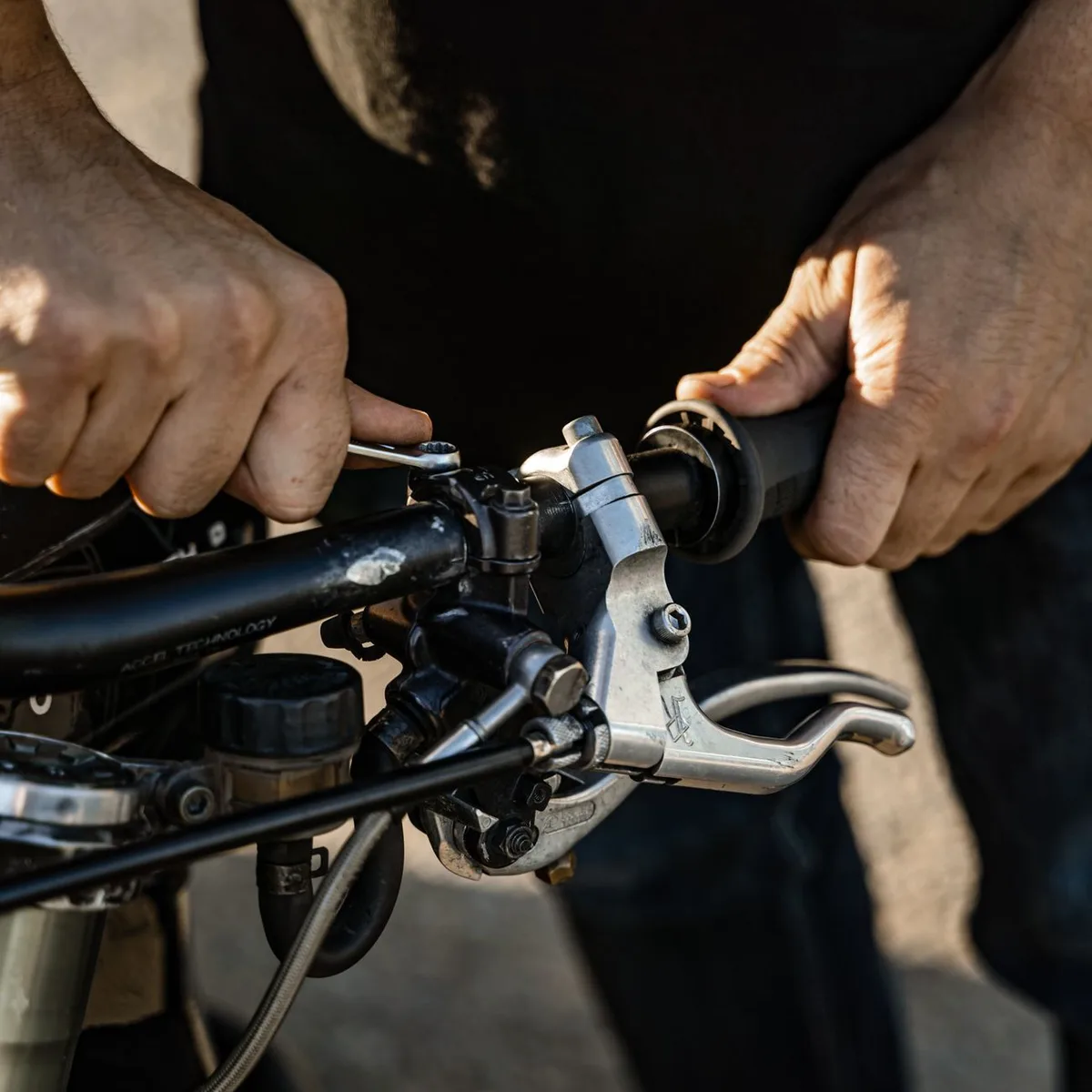 Motorcycle Fork Service image