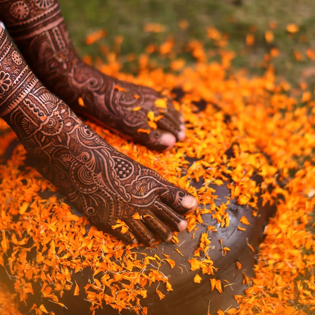 Mehendi Artist Session image