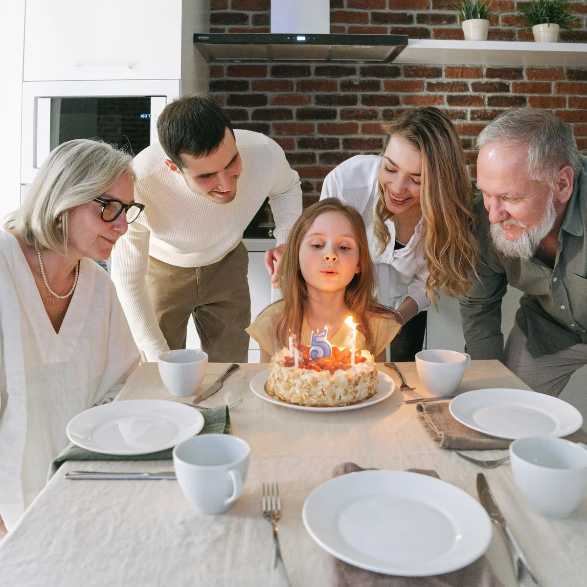 Cake-Cutting Highlight Set image